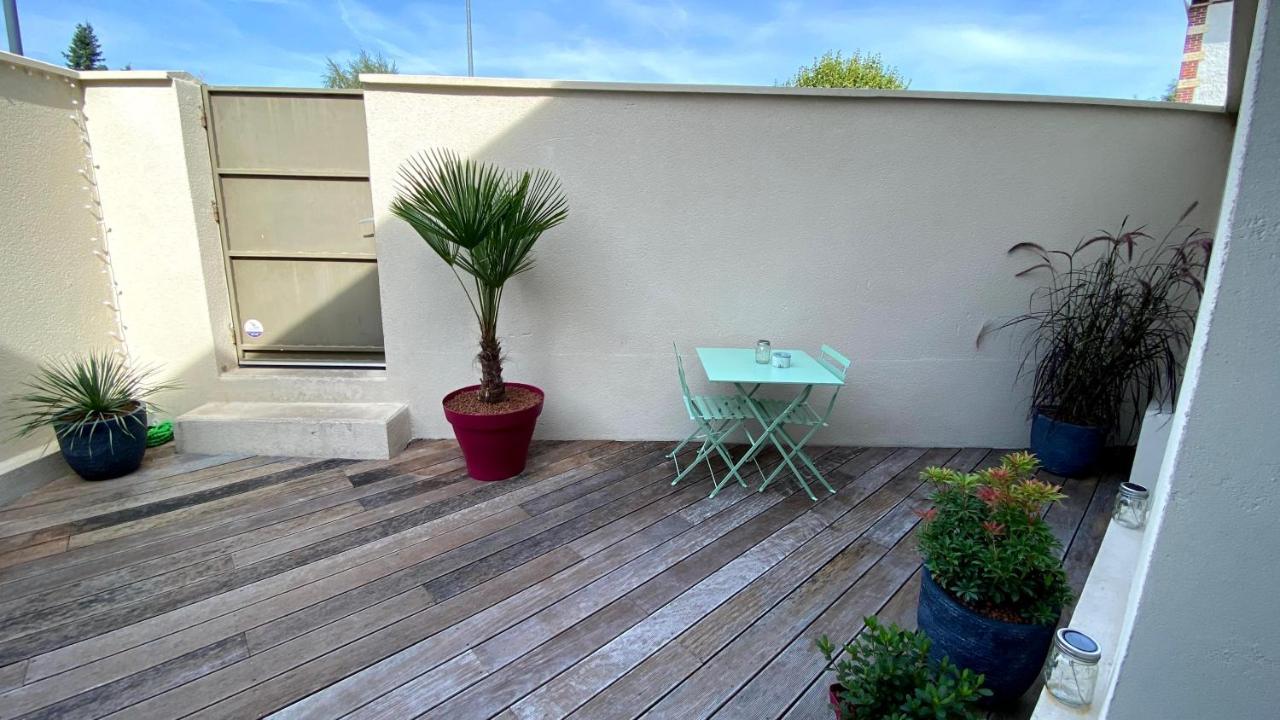 Au 10 Bed & Breakfast Luisant Extérieur photo