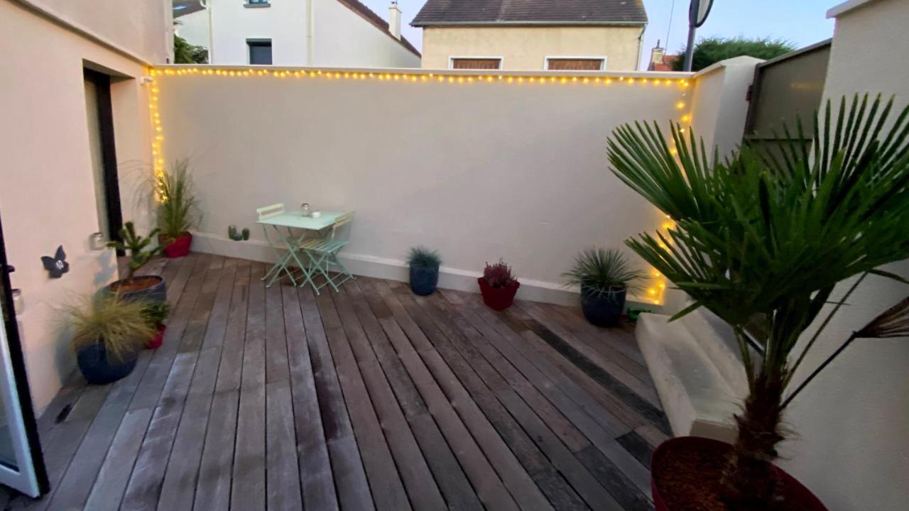 Au 10 Bed & Breakfast Luisant Extérieur photo