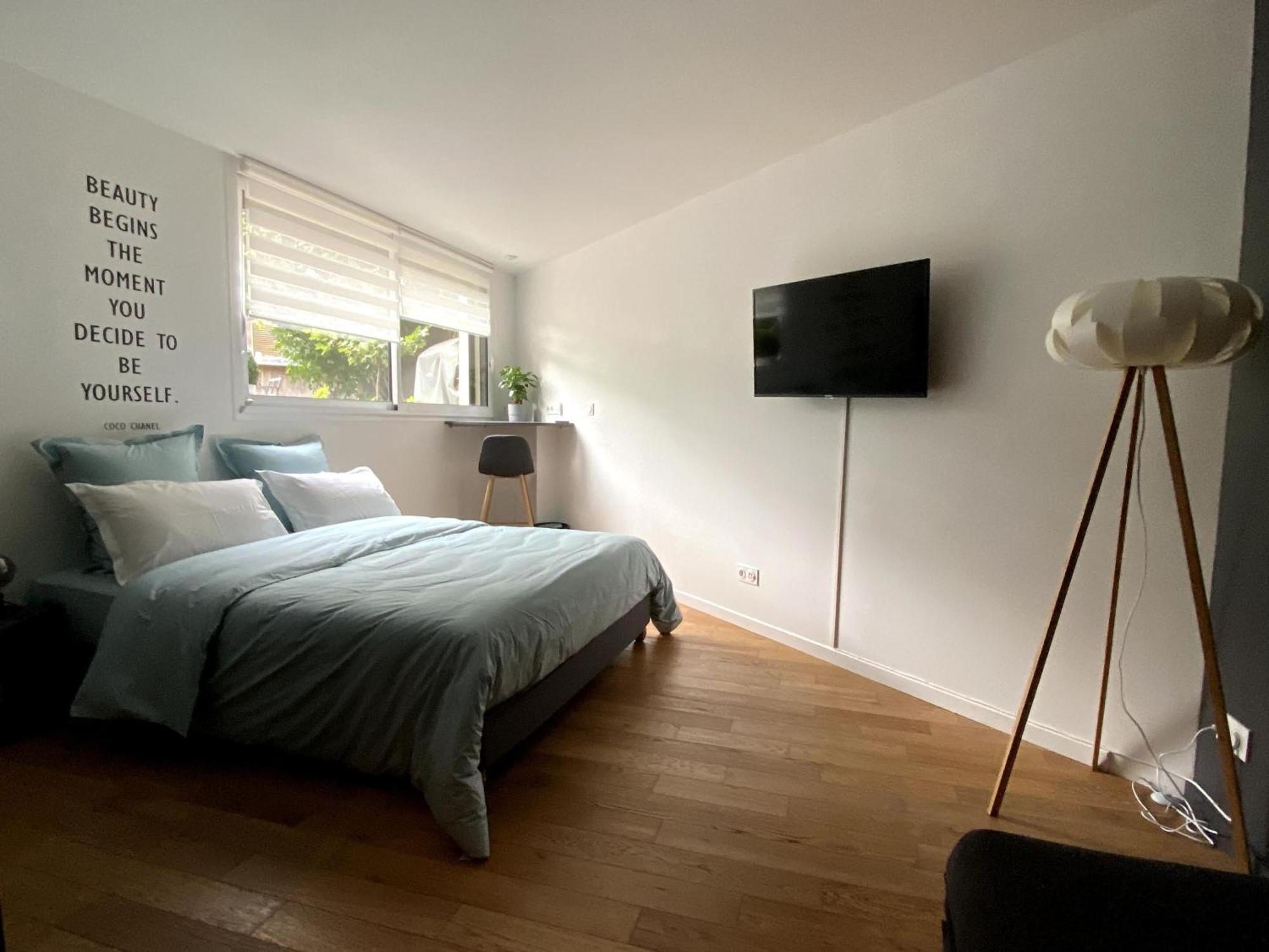 Au 10 Bed & Breakfast Luisant Chambre photo