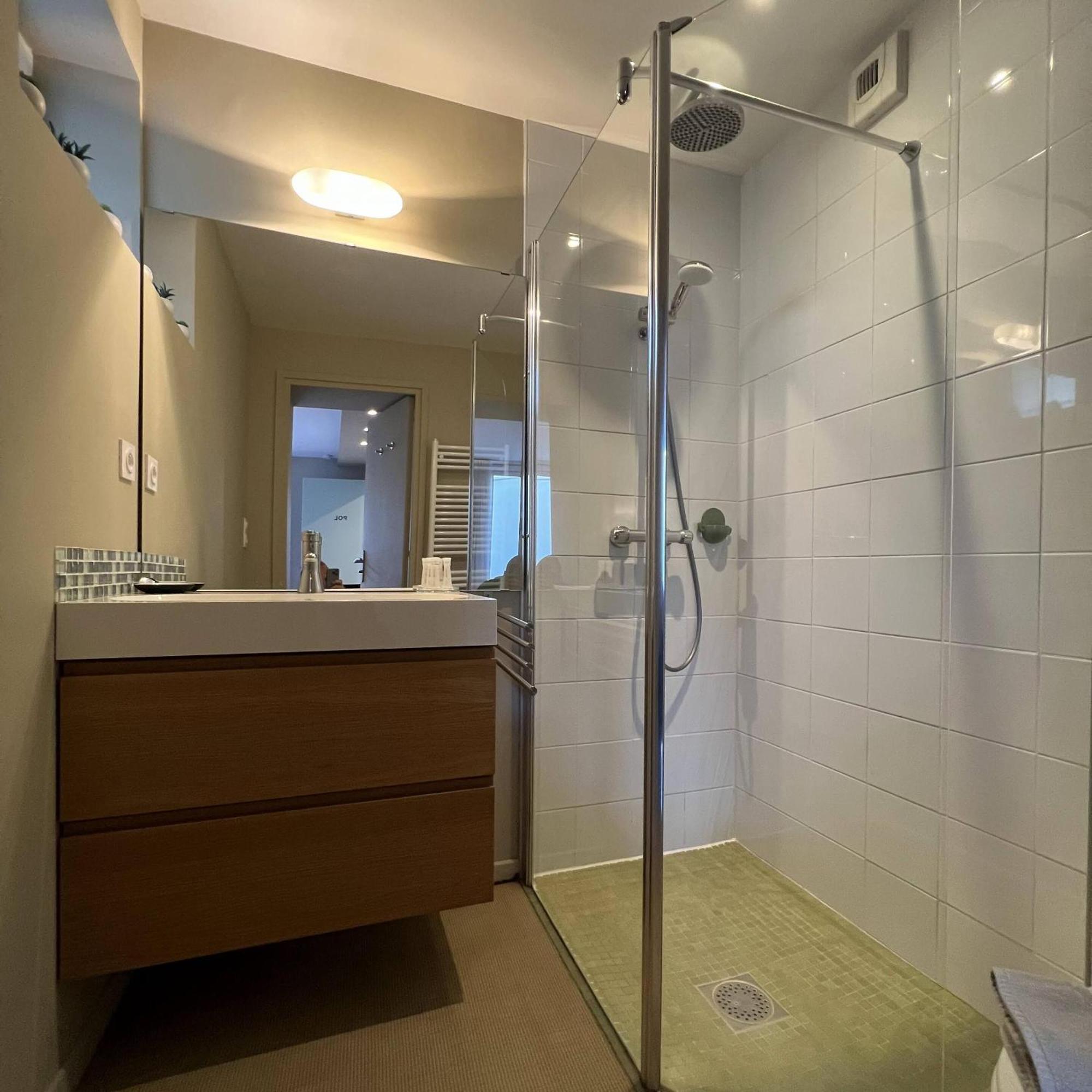 Au 10 Bed & Breakfast Luisant Chambre photo
